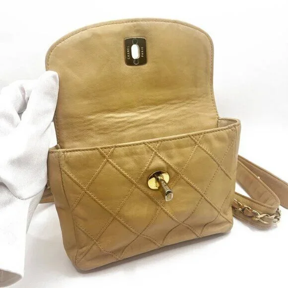 Authentic CHANEL CC Vintage Matelasse Lambskin Waist Pouch Bum Bag Leather Beige - Picture 11 of 16